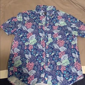 Size XL VIneyard Vines button down